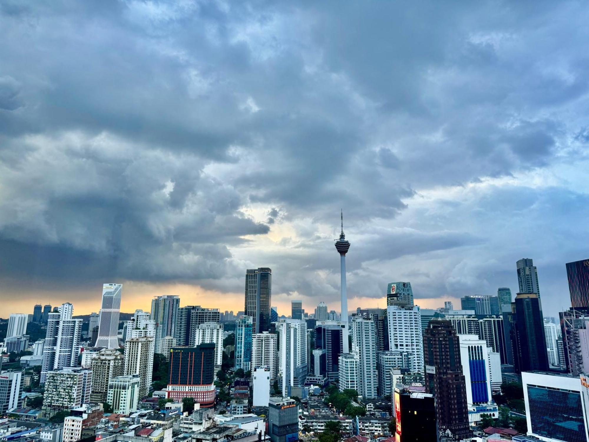 Klcc Suites At Axon By Skypool Kuala Lumpur Exterior photo